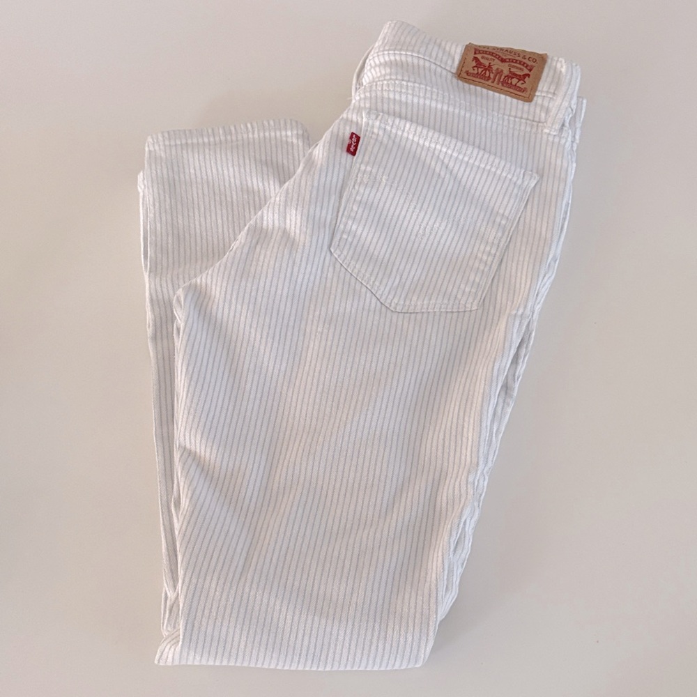 29 Levi’s White + Gray pinstripe Jeans 311 shaping skinny